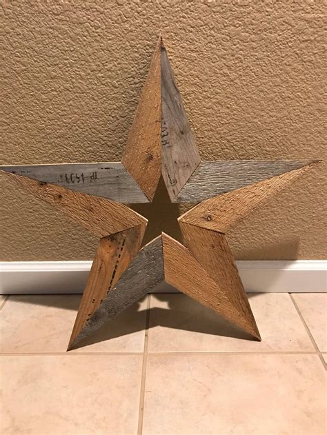 Reclaimed Wood Star Etsy In 2020 Wood Stars Wood Art Projects