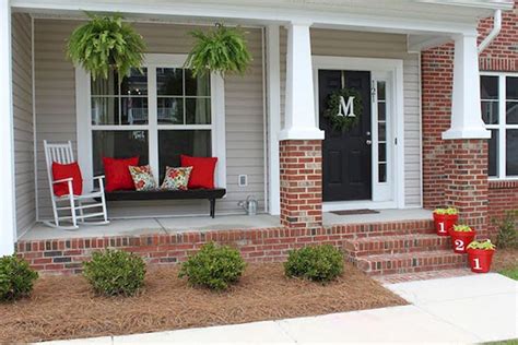 Attractive Front Porch Decorations To Realize Your Dream Home