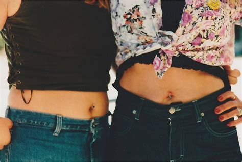 How Cool Was The Naval Piercing Trend In The 90s 1990s Fashion Fashion Midriff Top