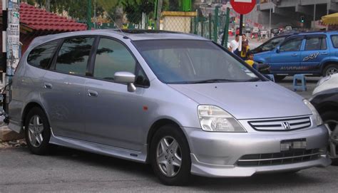 The second generation model was officially presented on 13 july 2006. File:Honda Stream (first generation) (front), Serdang.jpg
