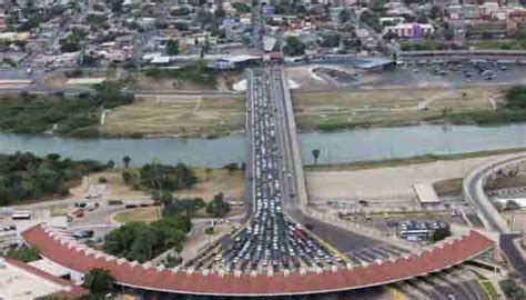 Laredo Texas Nuevo Laredo Tamaulipas Border Crossing On The Road