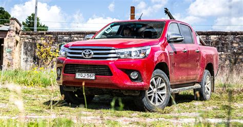 2017 Toyota Hilux Sr5 Review