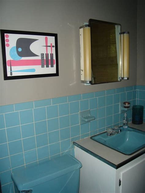 40 Retro Blue Bathroom Tile Ideas And Pictures 2021 Retro Bathroom Tile