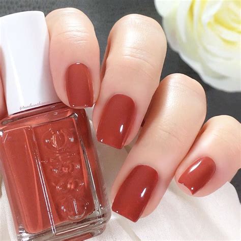 𝐫𝐨𝐜𝐤𝐲 𝐫𝐨𝐬𝐞 essie and finally the namesake of this collection a warm rusty brown creme in two