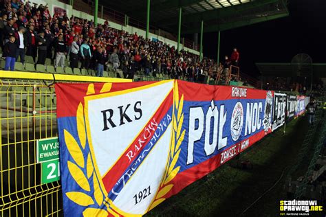 Pierwsza połowa nie obfitowała w wiele dogodnych sytuacji. Galeria: Raków Częstochowa - Śląsk Wrocław 21.10.2019 ...