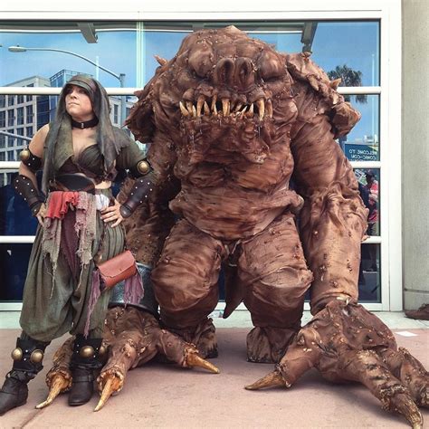 Animator Creates A Giant Realistic Star Wars Rancor Costume For Comic Con 2016