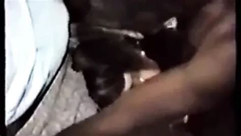 Бесплатно порно видео с тегом Жена куколда в гэнгбэнге с большим черным членом xHamster