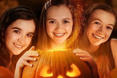 Just add water to the included paintbrush and watch as vibrant colors merge and mingle on the pages of this magical painting book. You have to see this 'Just Add Magic Halloween' Teaser ...