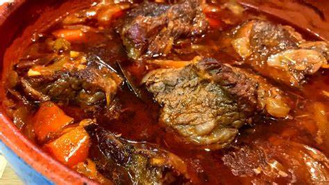 Говядина тушеная в духовке с овощным соусом. Как вкусно приготовить Картинка - Говядина тушеная в духовке с овощным соусом. Как вкусно приготовить