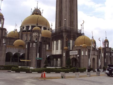 Masjid diraja sultan sulaiman ) selangor'un klang , selangor , malezya'da bulunan kraliyet camisidir. Atuk: MASJID SULTAN SULEIMAN KLANG