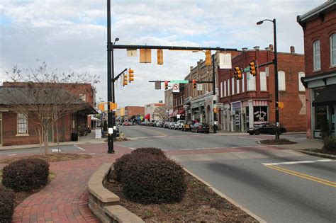To access the details of the store (locations, store hours, website and current deals) click on the location or the store name. Mooresville: A Town of Charm and History in Alabama