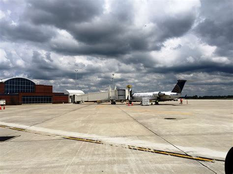 Fort Wayne International Airport Debuts New Jet Bridge As Traffic
