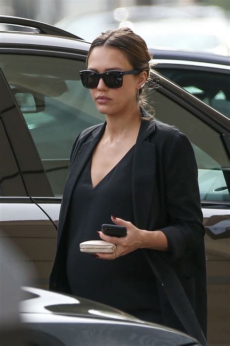 Pregnant Jessica Alba Leave Urth Caffe In Beverly Hills 11162017