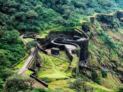 Raigad Fort Trek Raigad Is A Hill Fortress Situated In The Modern