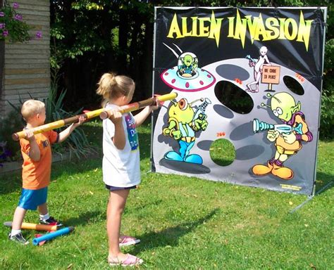 Defend yourself and don't let them kill you. Alien Invasion (FG-1001) - Carnivals for Kids at Heart