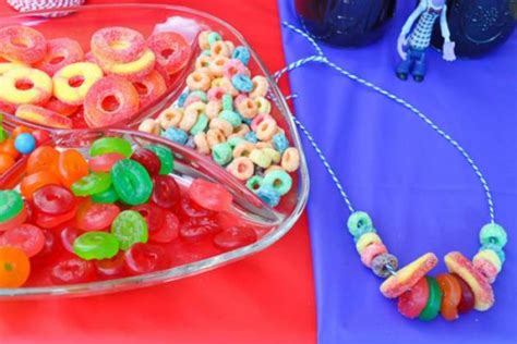 Diy Candy Necklaces The Love Nerds