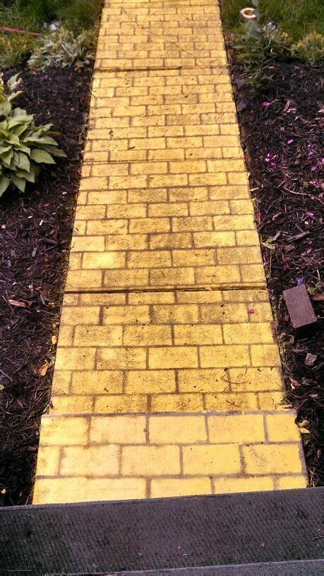 16 Beautiful Yellow Brick Road Garden Ideas And Designs For 2019