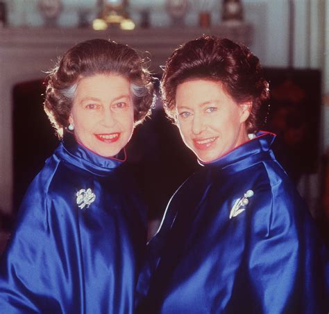 Hat es zwar geschafft, die angestaubte monarchie mit gelassenheit in die moderne zu führen, allerdings wurde ihre popularität das innige verhältnis zu den beiden scheint bis heute zu bestehen. Prinzessin Margaret: So dachte sie von der Queen in 2020 ...