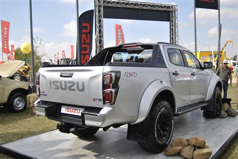 Watch Muscled Up Arctic Trucks Isuzu D Max At35 Lands At Nampo