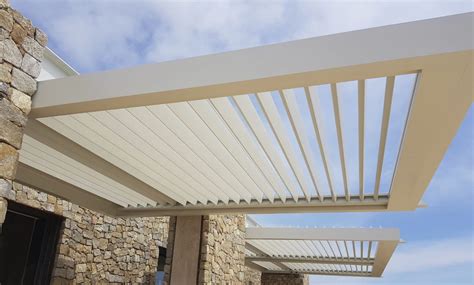 Sommaire pergola à lames orientables : Pergola adossée - BLADE 180 - 230 - STUDIO66 - suspendue ...