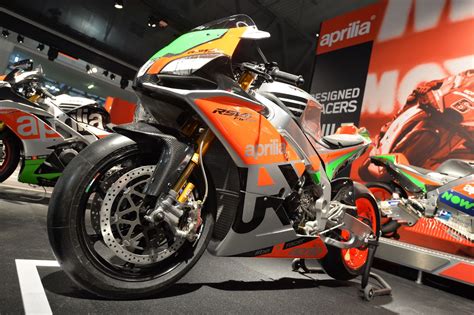For 2019 aprilia celebrates the rsv4 1100 factory that boasts 217hp and the same confidence inspiring qualities always found on the wsbk championship winning rsv4, now in its new 1100 street bike update. Aprilia RSV4 FW-GP | 250+ HP Factory Works MotoGP-Derived ...