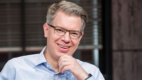 Georg pröpper hat für alle verzweifelten pflanzenfans nun den blumentopf lazy leaf erfunden. Mega-Deal für "Parce": Thelen schnappt sich Super-Stecker ...
