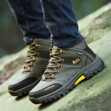High Top Hiking Shoes Men Outdoor Waterproof Breathable Cushioning