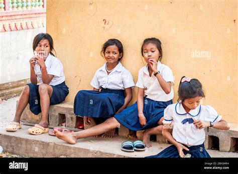 School Kids Cambodia Hi Res Stock Photography And Images Alamy