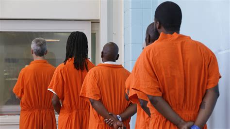 The Race Gap In Us Prisons Is Glaring And Poverty Is Making It Worse