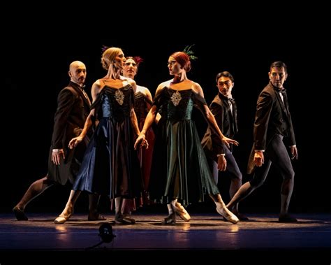 Review Les Ballets Trockadero De Monte Carlo At The Joyce Theater