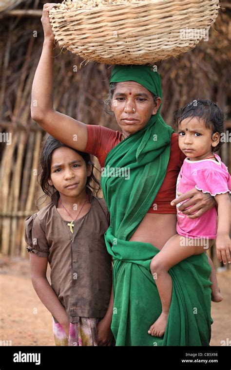 Poor Rural Mother With Children Andhra Pradesh South India Stock Photo