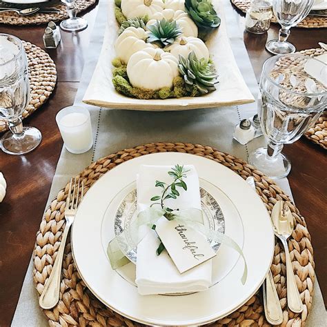 16 Beautifully Simple Thanksgiving Table Setting Ideas