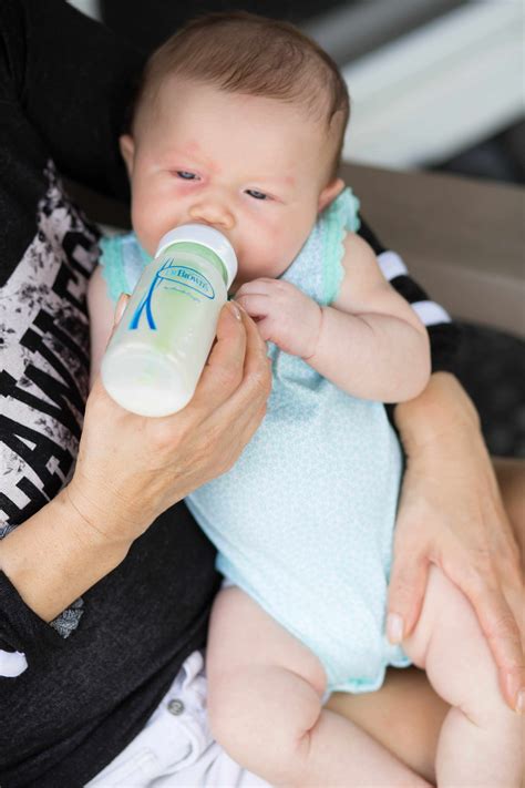 The Best Bottle Feeding Positions With Dr Brown S