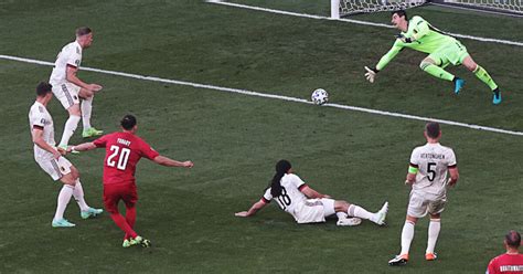 Бельгія перемогла росію 3:0, набрала 3 очка та захопила лідерство у групі b. Данія - Бельгія відео голу Юссуфа Поульсена - Євро 2020 ...
