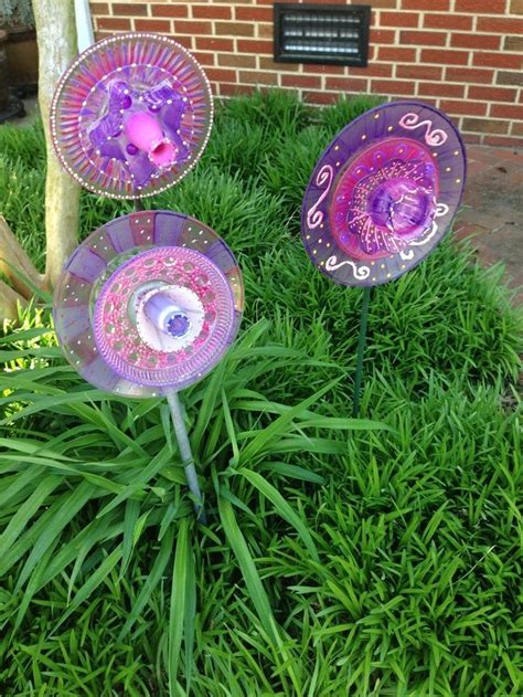 17 Best Images About Recycled Glass Yard Art On Pinterest Gardens Glass Garden Art And Glass