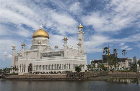 Sultan Omar Ali Saifuddin Mosque In Bandar Seri Begawan Stock Photo