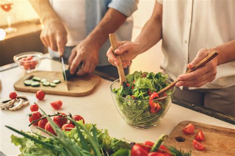Meals for Seniors: The Dangers of Seniors Cooking and How a Caretaker Can Help - CareBuilders at ...