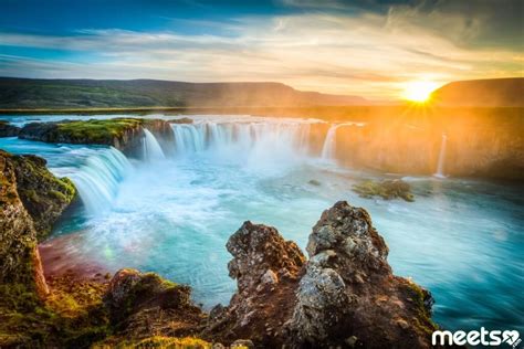 Take A Tour Around 10 Natural Wonders Of Iceland That Will Definitely