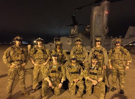 Us Army Rangers From The 75th Ranger Regiment In Front Of A Cv 22