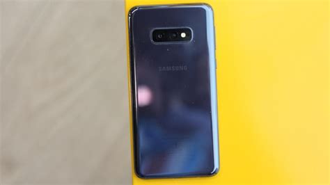 Samsung Galaxy S10e Review The Small Wonder Ht Tech