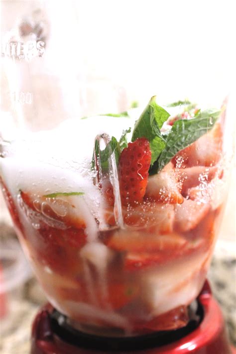 Frozen Strawberry Mojito Slyh In The Kitchen