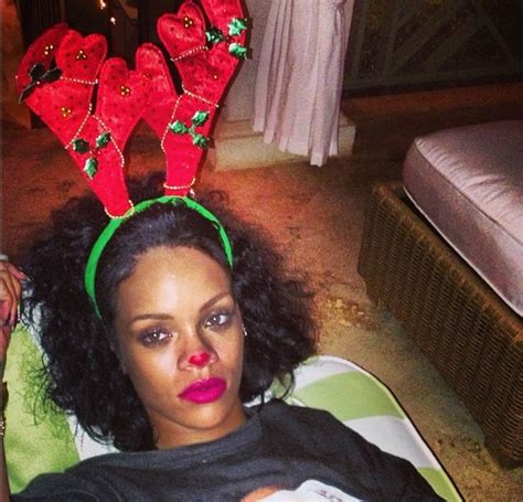Photos are always the best way to share our feelings and capture our best moments and save them in the list of our good. 20 Instagram Pictures of Rihanna We Absolutely Love - Toni ...