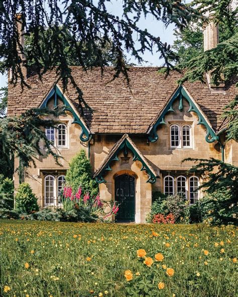 10 dream english cottages and their interiors. 9 Enchanting English Country Cottages to Fall in Love With ...