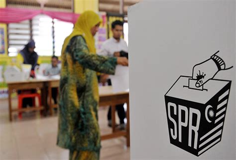 Hanya perlu masukkan nombor kad pengenalan anda yang sah dan anda boleh tahu. Pertama kali mengundi? Ini adalah 8 perkara yang anda ...