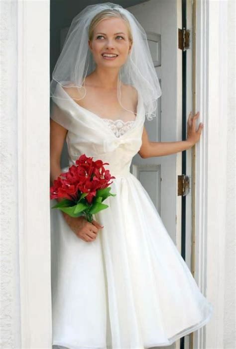 Learn what to consider for the most beautiful result and where to go to get your veil. Beach Wedding Veils