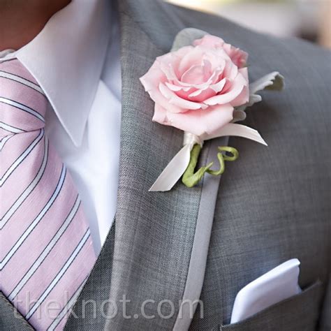 Pink Rose Boutonnierei Love The Pink Tie And Flower For Groom Rose