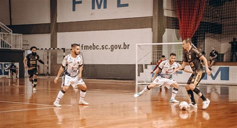 Balneário Camboriú Sedia Jogo Do Campeonato Catarinense De Futsal
