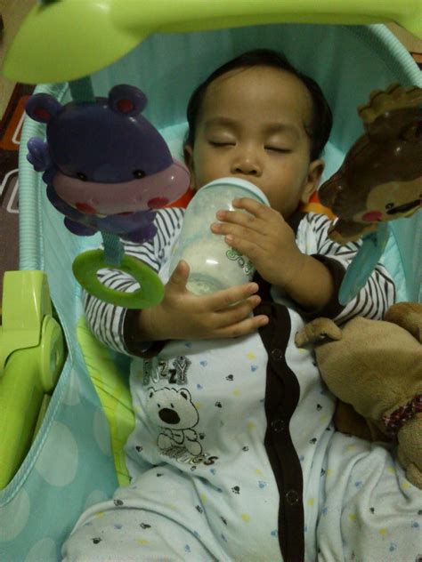 Demam campak adalah penyakit jangkitan virus yang membabitkan tersebarnya ruam di kulit di seluruh badan termasuk mulut. NAMA KU YONGNANA: Aidi Kena Demam Campak.