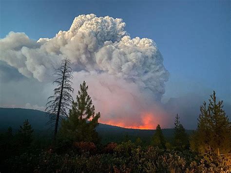 Southern Oregon Wildfires Double In Size Bring Smoke Oregonlive Com