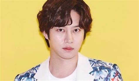 Heechul continues proving that he is 8 bazillion times more attractive than i can ever hope to be. Super Junior HeeChul Is Gay And Cheated On His Boyfriend ...
